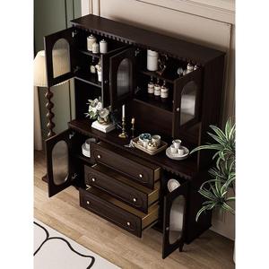 Aparador Retro Americano de Madera Maciza con Puertas de Vidrio y Cajones para Almacenamiento en la Sala de Estar - Product Image 3