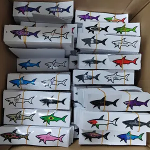 Drapeau national, requin de dessin animé, personnalisé, écologique, PVC, auto-adhésif, vernis UV, impression numérique, décoration en cristal - Product Image 1