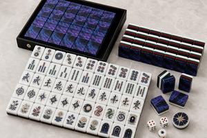 Juego de Mahjong Acrílico Azul Cósmico Personalizado, Fichas de Juego Grabadas con Temática Astronómica de Alta Gama, con Estuche de Cuero - Product Image 1