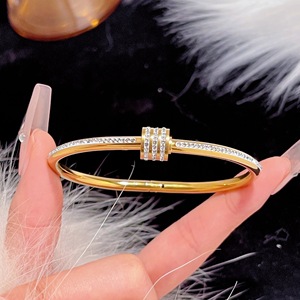 Bracelets géométriques en titane plaqué or 18 carats avec zircon pour femme, style taille fine, tendance, léger et luxueux, ne décolore pas, cadeau - Product Image 5