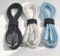 Câble de données tressé en nylon blanc, noir, bleu OEM/ODM, prend en charge la charge rapide 60W via Type-C, compatible avec OPPO/iPhone/Xiaomi