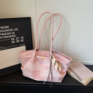 Korean-style, fashionable, and <b>large</b>-capacity <b>handbag</b> for women, 2026 spring new collection, featuring a unique design, suitable - Product Image 6