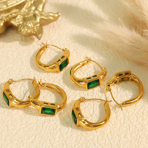 ต่างหูแบบห่วง ชุบทอง เหล็กไทเทเนียม ประดับเพทายสีเขียว ดีไซน์ทรงเรขาคณิต ใส่ได้ทุกวัน - Product Image 1