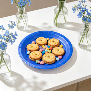 Piatti di carta blu navy Party Love da 17 cm, set di stoviglie rotonde monouso ecologiche per feste, matrimoni ed eventi - Product Image 3