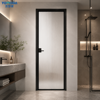 Alucasa Basit Tasarımlı Alüminyum Cam Banyo Kapısı, İtmeli Çekmeli Açılışlı, Otel Kullanımı İçin İyi Sızdırmazlık Sağlıyor