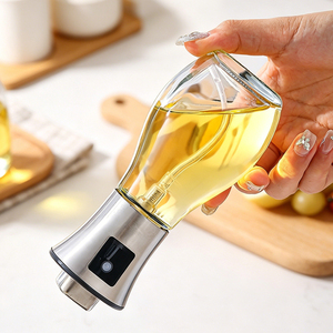 Bouteille pulvérisateur d'huile en verre de luxe moderne de 200 ml, finition argent, or, noir, s'adapte au style intérieur de cuisine moderne haut de gamme - Product Image 1