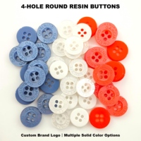 Kancing Resin Bulat 4 Lubang dengan Logo Ukiran Kustom Pabrik, Kancing Resin Embos 18L 20L untuk Kemeja & Kemeja Polo