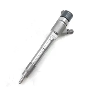 Truck Parts Diesel Fuel Injector 0445110805 0445110821 0445110822 Tractor Man Fuel Injector For Sinotruk Howo Renault Volvo