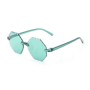 DOISYER al por mayor de <span class=keywords><strong>los</strong></span> niños gafas de <span class=keywords><strong>sol</strong></span> accesorios niñas dulces de plástico de Color sin montura niños gafas de <span class=keywords><strong>sol</strong></span> - Product Image 6