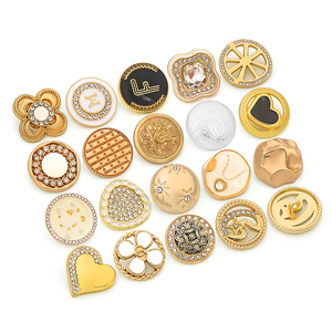 Botón de fábrica de diamantes de imitación elegantes ropa de mujer ropa abrigo vástago Metal flor personalizado 20mm botones de mujer para ropa de mujer - Product Image 2