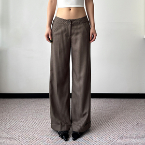 Pantalon droit à rayures fines pour femme, taille basse, coupe ample, idéal pour le bureau ou les occasions décontractées, collection automne 2026 - Product Image 4