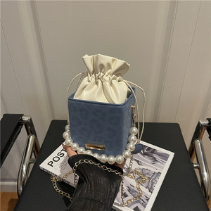 New Style Distinctive Casual Fashionable Simple Shoulder <strong>Small</strong> Square <strong>Bucket</strong> <strong>Bag</strong> Fashionable Pearl Chain Crossbody <strong>Women's</strong> <strong>Bag</strong> - Product Image 2