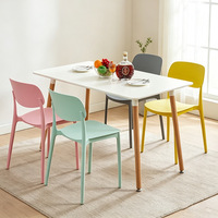 Fauteuil pouf commercial en plastique épaissi à dossier moyen, dossier en PP, design moderne et minimaliste, multicolore, pour la maison et la restauration