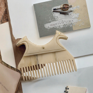 Peine de Pelo de Hueso de Búfalo Natural Tallado con Diseño Animal, Material Orgánico Pulido, Adorno para Peluquería por HF CRAFTS - Product Image 3