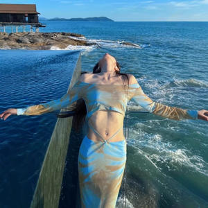 Conjunto de Dos Piezas con Hombros Descubiertos y Tie Dye, Top Corto de Cintura Alta y Falda Larga, Traje de Playa de Verano, Chifón de Secado Rápido, Silueta Recta - Product Image 4