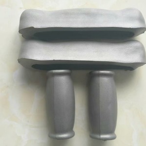 Muletas axilares de aleación de aluminio ajustables de 43.3 pulgadas con agarre de espuma para uso en rehabilitación de ancianos y discapacitados - Product Image 2