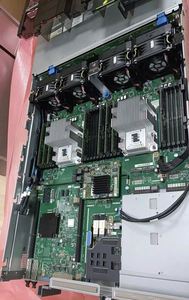 เซิร์ฟเวอร์ FusionServer 2488H 2U แบบติดตั้งในแร็ค สำหรับการประมวลผล AI, GPU, Deep Learning ใช้ CPU Xeon Gold 5318H 36C 2.5G พร้อมระบบจ่ายไฟแบบ Dual Power หน่วยความจำ 64G 2x600G SAS มีสินค้าในสต็อก - Product Image 1