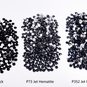 OLeeya Factory - Vente en gros de cristaux noirs à fixation à froid et à chaud, pierres précieuses en verre à dos plat, strass pour vêtements - Product Image 3