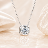 Collier Pendentif Femme JINSEO en Argent 925 Plaqué Rhodium avec Moissanite Personnalisée, Sertissage Griffe Minimaliste, Chaîne Tennis, Bijoux Fins