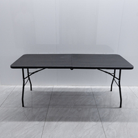 Table pliante rectangulaire en plastique imitation rotin noir de 6 pieds pour événements, vente en gros d'usine, populaire pour jardins et patios