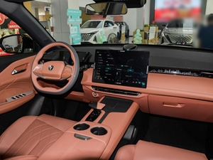 2025 Uni-Z Voiture Essence Changan Unik 1.5t Plug-in Hybrid Changan Uni-k Haute Performance Chine Nouvelle Voiture Électrique - Product Image 4