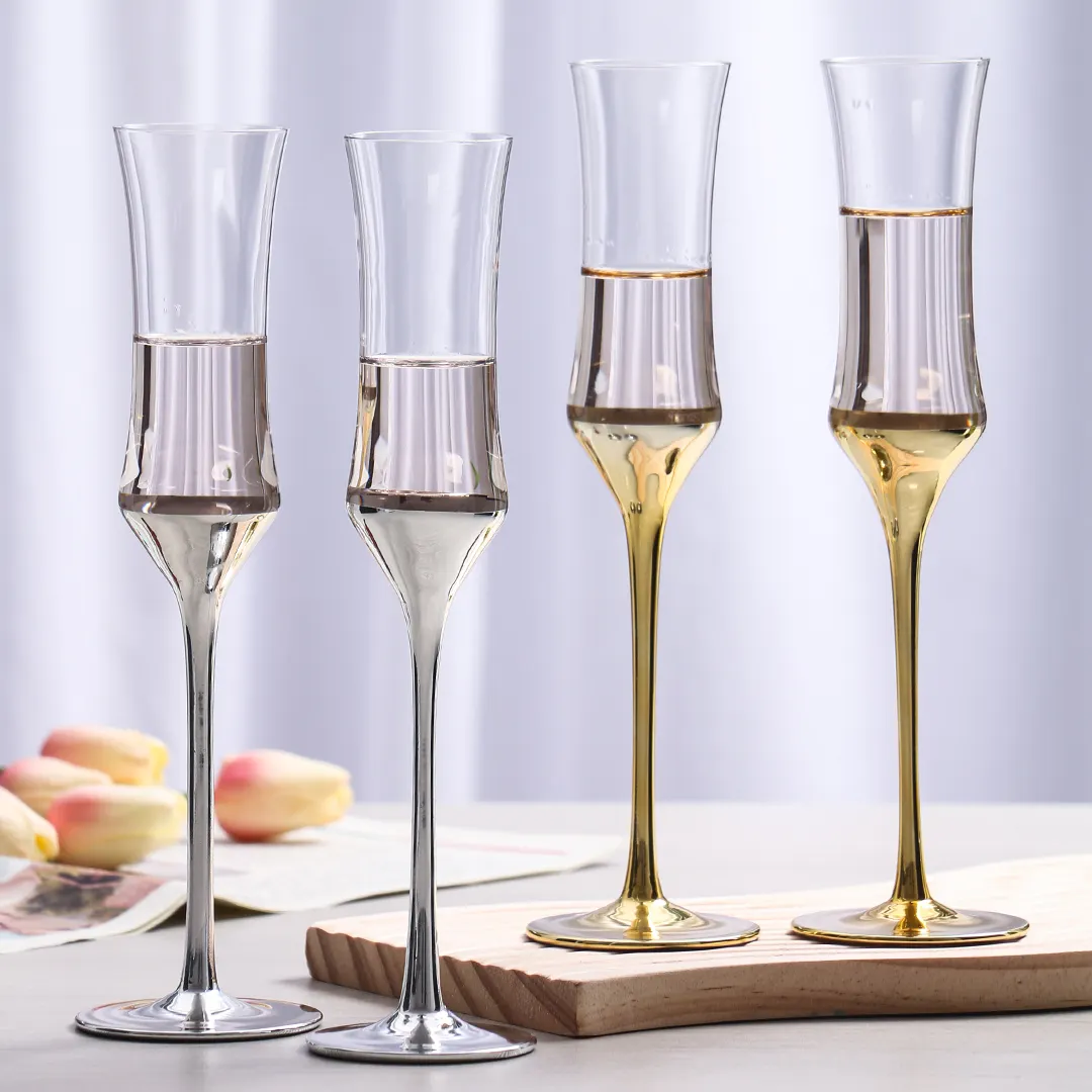 Handgefertigtes Champagnerglas Gold-Silberfarbene klassische Champagnerflöten Rotwein-Gläser Geschenkset