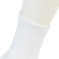 Chaussettes d'équipage en coton blanc pour femmes avec logo brodé Design antidérapant pour un usage quotidien au printemps et en été