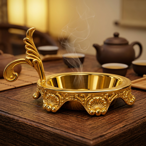 Brûle-encens de luxe en laiton égyptien avec décor floral ornemental, finition dorée, pieds décoratifs et poignée courbée, fait main - Product Image 3