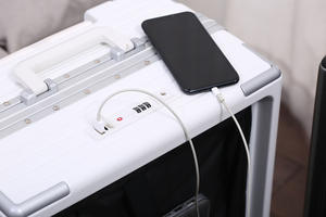 新しいフロントオープニングスーツケース多機能充電トロリーケースカップホルダーアルミフレームスーツケースビジネスボード20インチ - Product Image 4