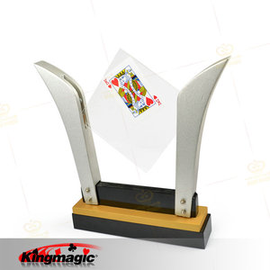 Fabricant de cartes à jouer, de poker et d'accessoires de magie King Magic, vente en gros pour les fêtes et les concours de talent. - Product Image 3