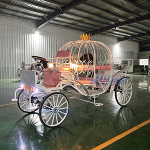 Carruaje de Caballos Eléctrico Personalizado para Bodas, Estilo Cenicienta, Color Blanco, Metálico Rosa Calabaza, Transporte Especial en Venta - Product Image 1