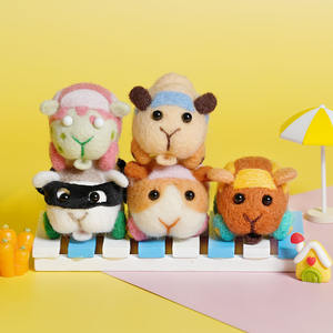 Pendentif en peluche de dessin animé Cochon d'Inde en feutre de laine, motif musical, 31cm-50cm, pour jeunes - Product Image 1