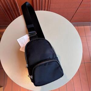 กระเป๋าคาดเอว/สะพายข้าง รุ่นใหม่ ความจุ 2 ลิตร พกพาสะดวก เหมาะสำหรับทุกเพศ ใช้ได้ทุกโอกาส รวมถึงโยคะ - Product Image 3