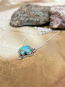 สร้อยคอเงินแท้ทำมือประดับด้วยพลอยคิงแมนเทอร์ควอยซ์รูปใบสปาด รายละเอียดเกี่ยวกับอัญมณี - Product Image 4