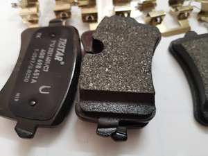 Plaquettes de frein neuves OE D1547 4G0698451 9A769845100 pour Audi A6L C7 A8L <span class=keywords><strong>A7</strong></span> Porsche MACAN - Product Image 2