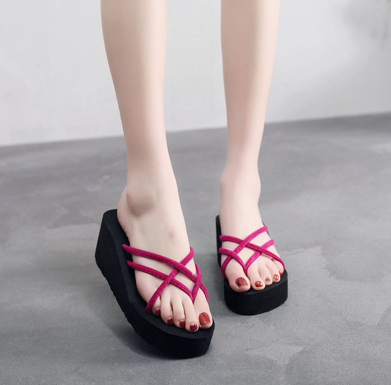 Women's Plush Slippers Warm, Fashionable, and Lightweight