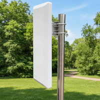 Antenne sectorielle UHF extérieure à double polarisation à gain élevé pour le déploiement de l'équipement de télécommunication à large bande à ondes millimétriques 5G