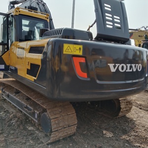 Pelles hydrauliques sur chenilles Volvo EC220 d'occasion à vendre Performances fiables avec moteur central et composants de pompe - Product Image 3