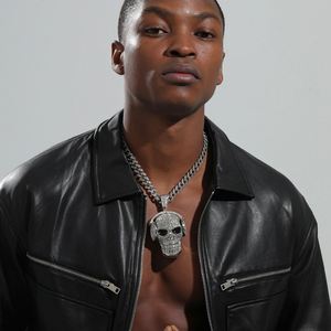 Collar de cadena cubana de Hip Hop con colgante de calavera con auriculares, de circonita extragrande, con incrustaciones de diamantes completas, estilo Hip Hop, y colgante grande de perlas con incrustaciones de diamantes completas. - Product Image 5