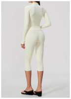 Ensemble de sport pour femme : veste de yoga zippée avec trous pour les pouces, leggings capri, tenue de fitness 2 pièces, ensemble athleisure pour la gym