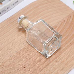 Bán Buôn Tùy Chỉnh Vuông Thiết Kế Độc Đáo Rõ Ràng Glass Rỗng Khuếch Tán Chai 150 Ml Hương Thơm Reed Khuếch Tán Chai Thủy Tinh Với Nút Chai - Product Image 6