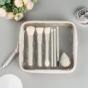 Set di 8 pennelli <span class=keywords><strong>per</strong></span> <span class=keywords><strong>trucco</strong></span> beige con spugna <span class=keywords><strong>per</strong></span> <span class=keywords><strong>il</strong></span> <span class=keywords><strong>trucco</strong></span> e borsa cosmetica trasparente, pennelli con setole sintetiche e manico in legno - Product Image 1