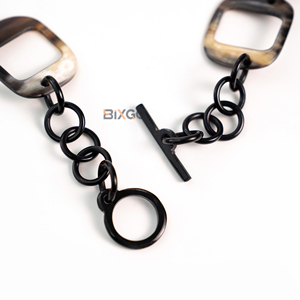 Collar BIXGO Urban Chic de Cuerno de Búfalo Natural con Eslabones Cuadrados y Redondos, Cadena Mixta, Diseño Geométrico Atrevido, Regalo Moderno para Uso Diario - Product Image 5
