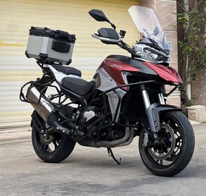 Motocicleta de Gasolina QJMOTOR Xiao 750 de 750cc, Refrigerada por Agua, Bicilíndrica, ADV, Apta para Todas las Condiciones de Carretera y Viajes de Larga Distancia - Product Image 1