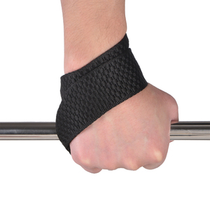 Cintura da sollevamento pesi ProCircle Gym Straps nera con protezione per il palmo per uomo e donna, sicurezza migliorata per allenamenti di forza. - Product Image 3