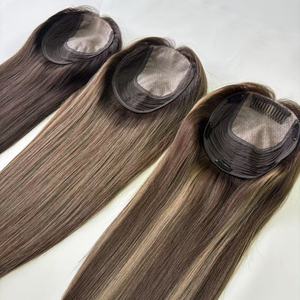 Toupet con Base in Seta di Capelli Umani Vergini, Pronto per la Spedizione, Lisci o Ondulati, con Partizione a Destra per Donne con Capelli Diradati - Product Image 1