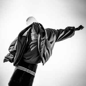 Blouson Bomber Court Personnalisé Streetwear Oversize à Séchage Rapide, Brodé, en Duvet de Canard, Noir, Coupe-Vent - Product Image 4