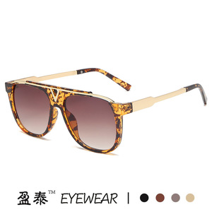 Eyewear <b>Oversized</b> V Shape <b>Sunglasses</b> UV400 Protection Unisex Plastic Metal Frame <b>Black</b> - Product Image 3