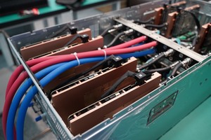 Ventilateur de refroidissement liquide optimisé pour boîtier d'ordinateur 8 GPU, 8 RTX 5090 32 Go, roulement à billes en plastique, 32 CFM, stabilité en charge complète 24h/24 et 7j/7, garantie 3 ans - Product Image 3