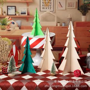 Ensemble d'ornements de Noël en bois à suspendre pour la décoration de table des fêtes - Product Image 1